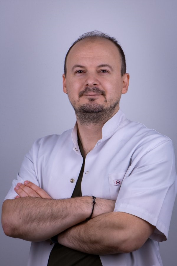 Dr. Adil Saraç